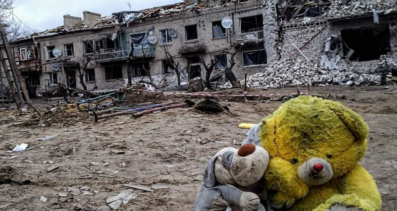 SOS Children's Village Liechtenstein helps in Ukraine. Bombed house in Starobilsk. 