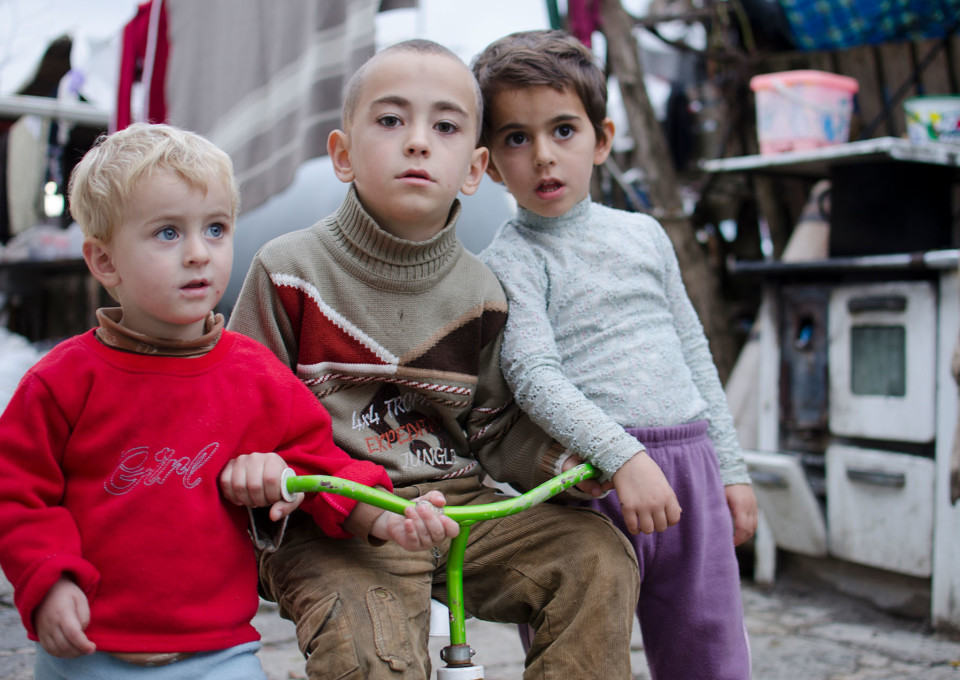 Das Engagement von SOS-Kinderdorf seit 1992 verbessert die Lebenssituation von 565 notleidenden Kindern sowie Familien in Tirana, Albanien. Kindern, um die sich niemand kümmert, ein Zuhause und eine familiäre Betreuung geben. Jugendliche begleiten und fördern, damit sie einen Einstieg ins Berufsleben finden.