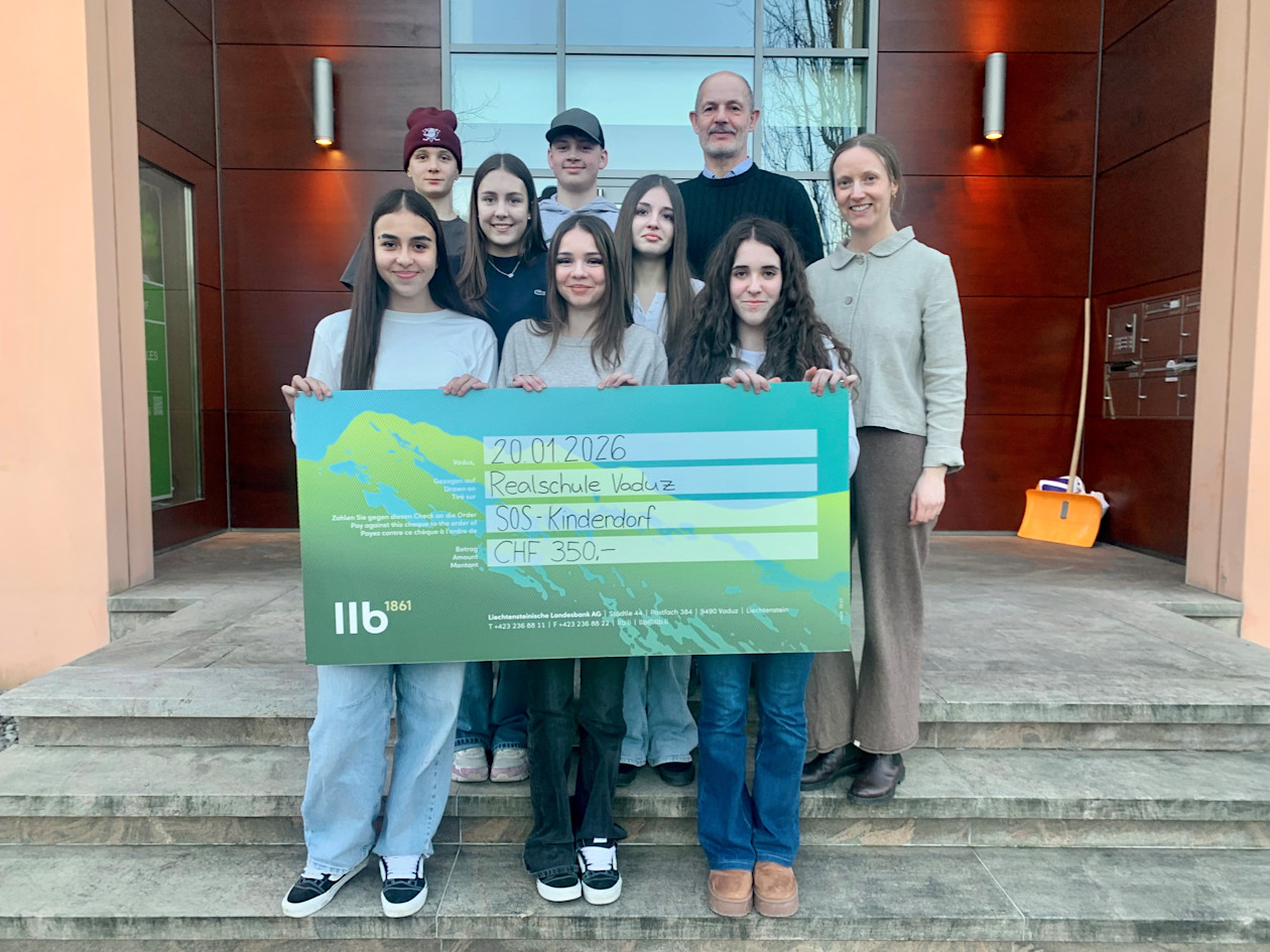 Cheque presentation at Vaduz Secondary School 2026