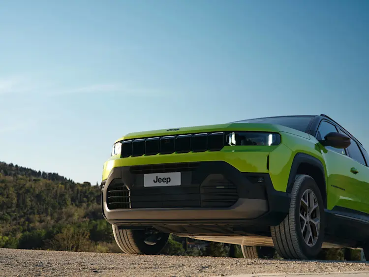 jeep-compass-hybrid-media-card-1