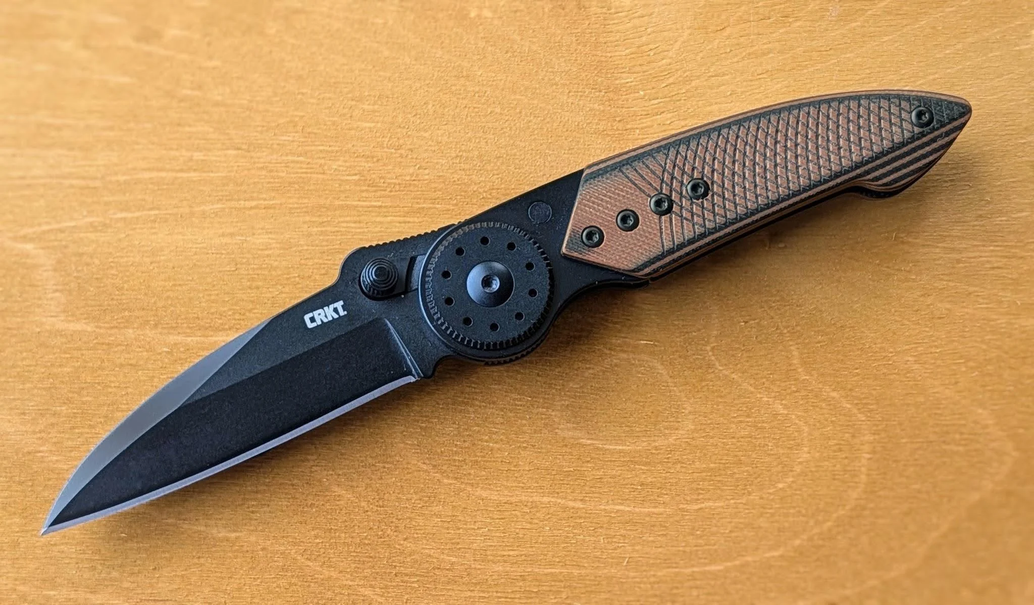 The latest Walker Blade Lock colorway with Titanium Nitride finish