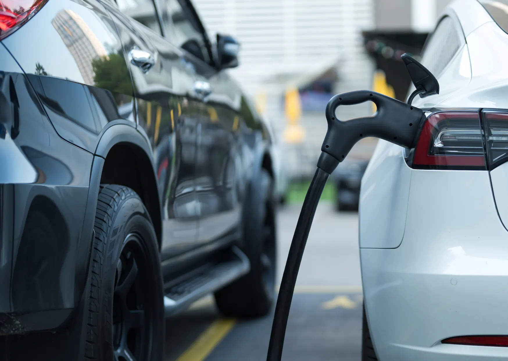 Plug-in hybride versus hybride auto