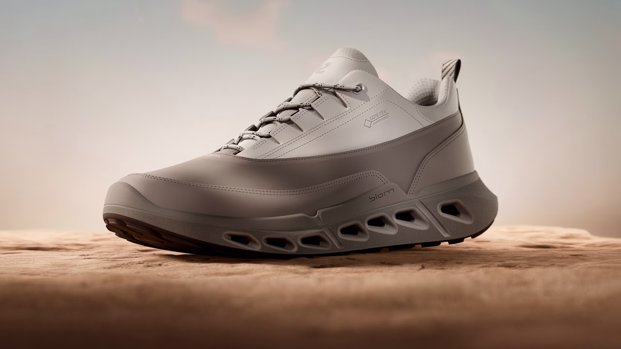 homepage-hero-2880x1620-dual-ss26-biom720-goretex-static-850304-60512