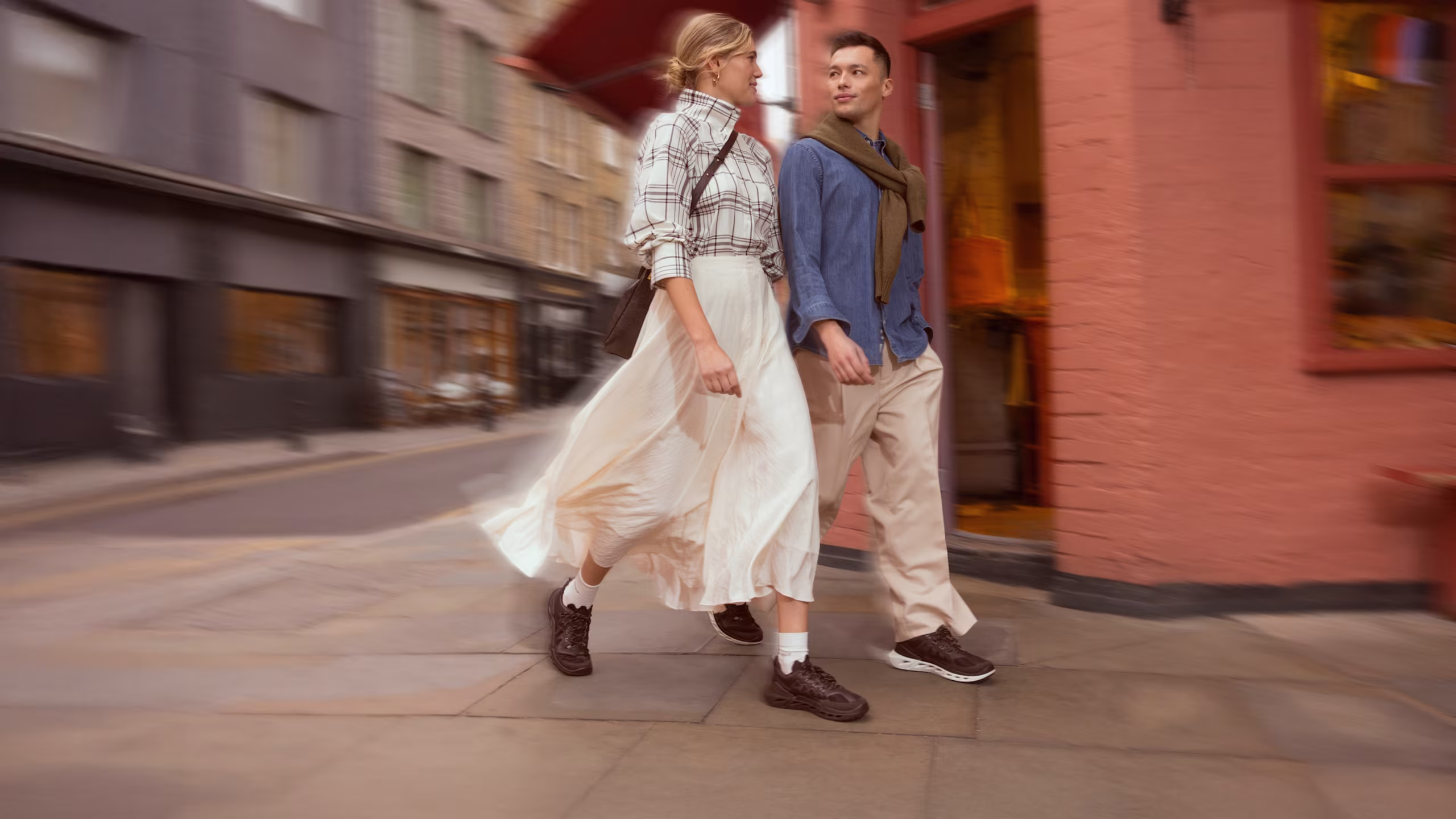 homepage-hero-2880x1620-dual-ss26-biom720-breathru-static-850314-61645-850313-61563