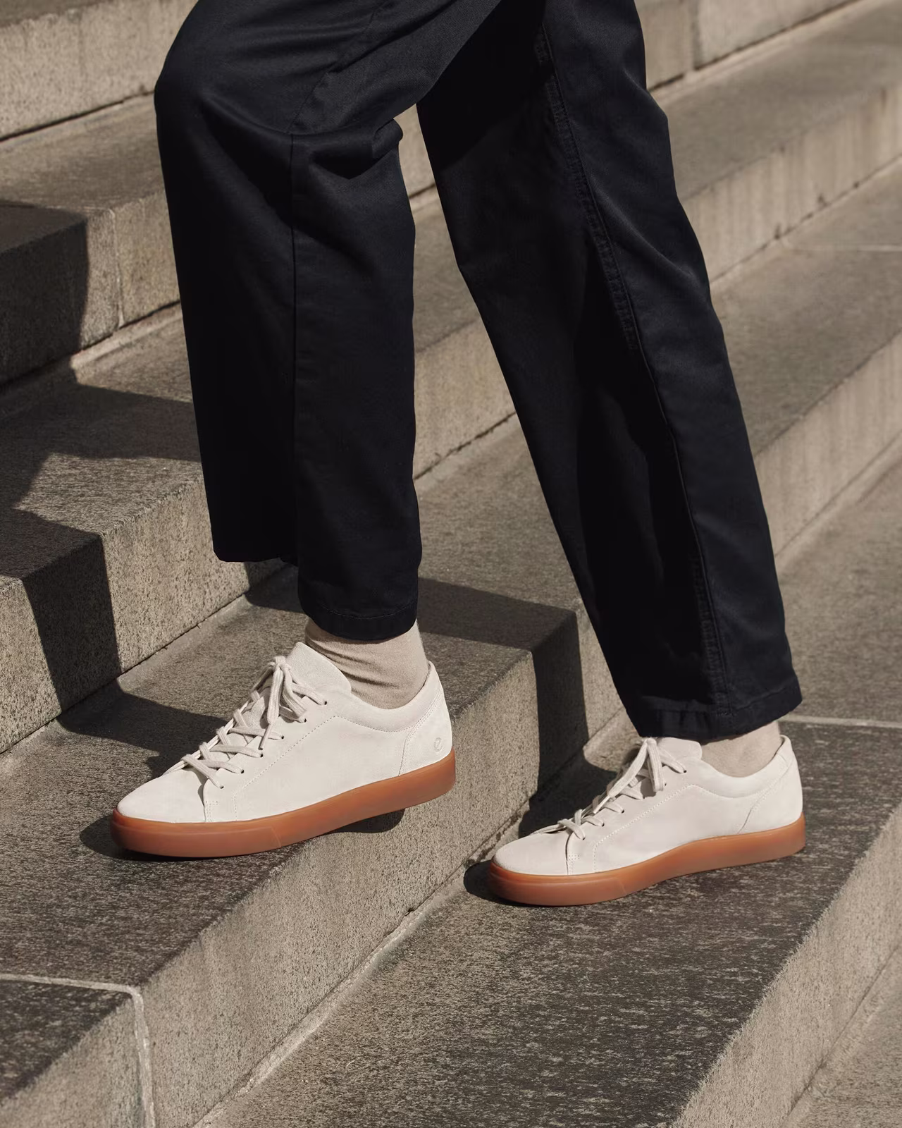 newsletter-ss26-casualwalking1-dual-b1.1-56011405163