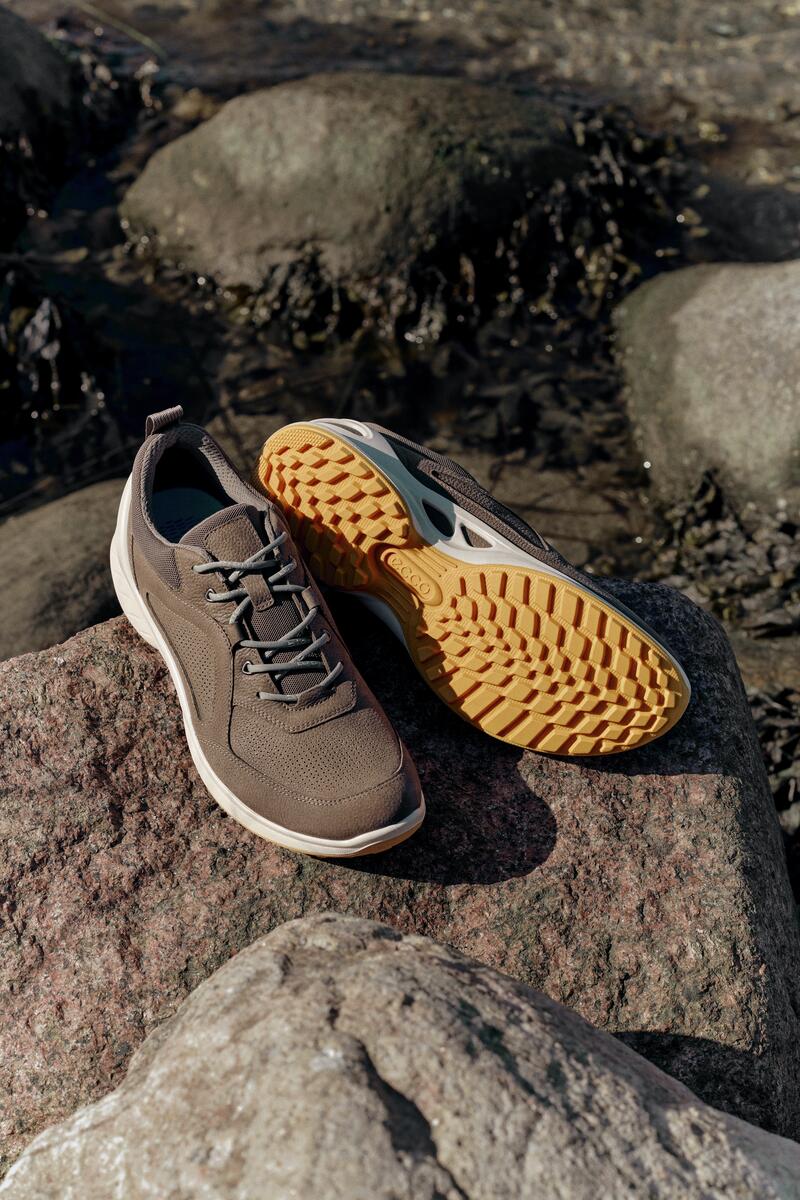 Men's ECCO® Biom Energi Leather Sneaker | Brown
