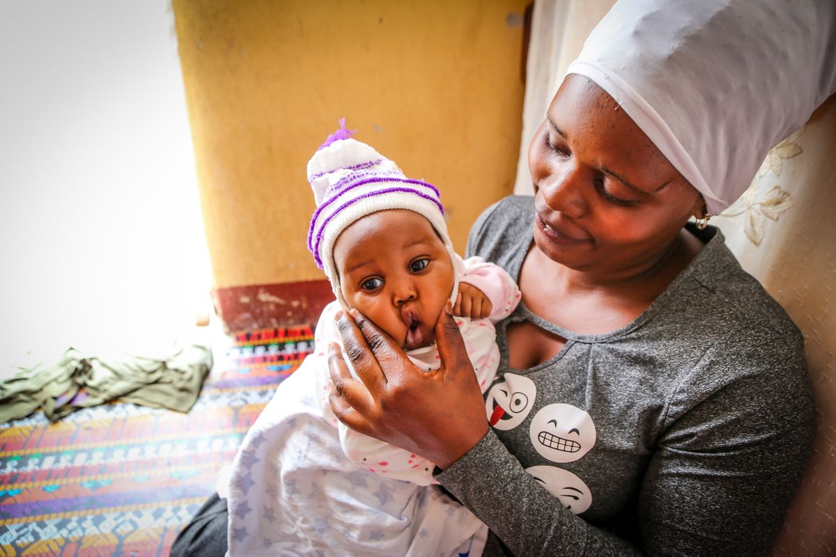 The First Hello: 15 Photos of New Mums Living in Poverty