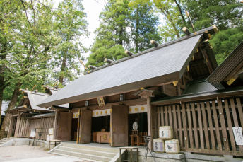 Amanoiwato Shrine: