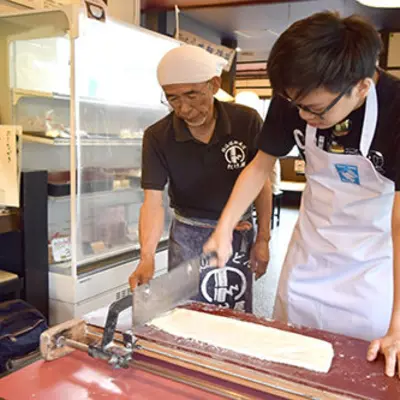 Kurume Chikugo Udon Handmade Experience ~ Experience techniques handed down directly from the famous Takeya