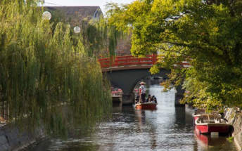 Follow the Canals:The Humble Beauty of Yanagawa