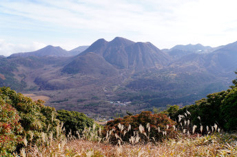Kuju Mountains:Explore Kyushu’s Volcanic Mountain Range