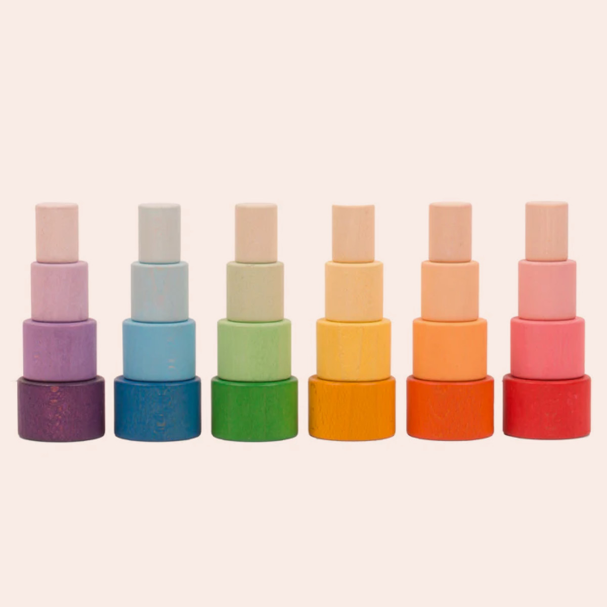 Spielset mit farbigen Schalen