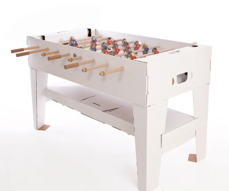 Schlechtes Wetter? Kein problem! Mit dem Tischkicker Kartoni 2.0 hat der Coach immer ein Spielfeld für sein Team parat.