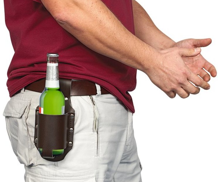 Beide Hände sind frei zum Grillen und trotzdem hat der Grillmeister immer sein kühles Bier dabei!