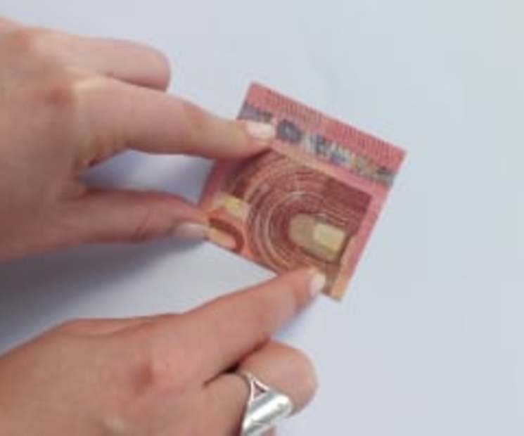 Die bezauberndste Art Geld zu verschenken: der Scheinchen-Schmetterling