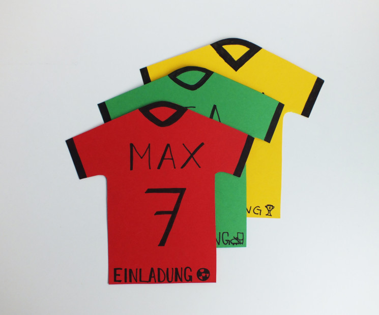 Kreative Ideen für persönliche Einladungen zum Fussballabend