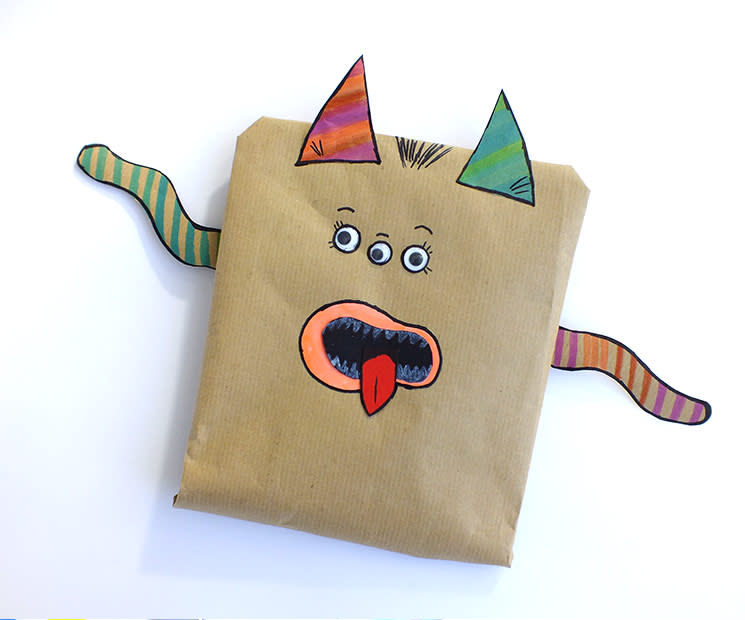 Dieses lustige Monster ist eine klasse Geschenkverpackung für Kinder!