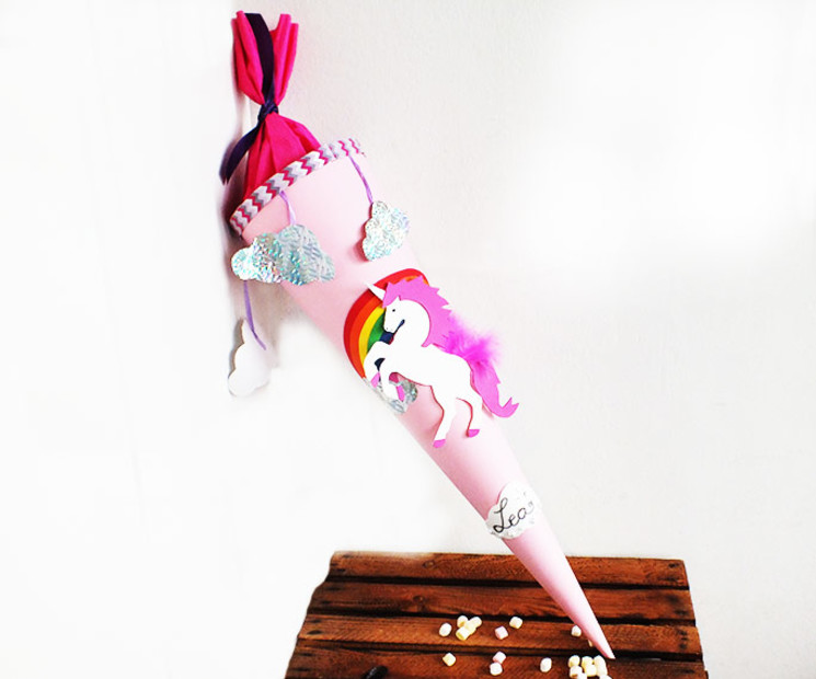 Eine DIY Einhornschultüte ist vor allem bei den Mädchen absoluter Trend.