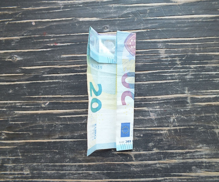 Hemd aus Geldscheinen falten