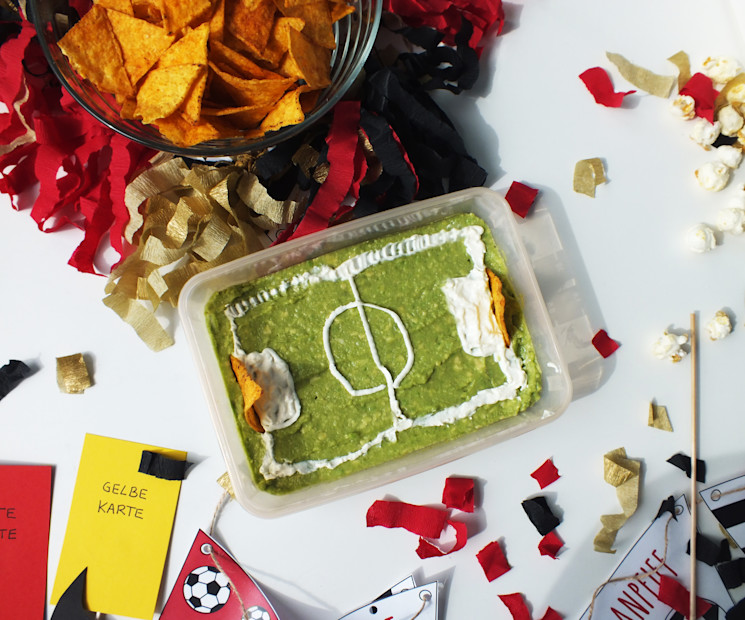 Guacamole so grün, wie der Fußballrasen!