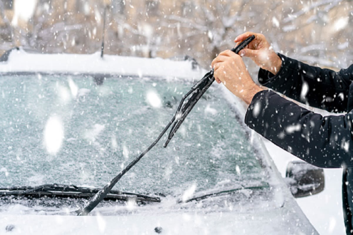 Windshield wiper blades Is it a good idea to leave them up before a