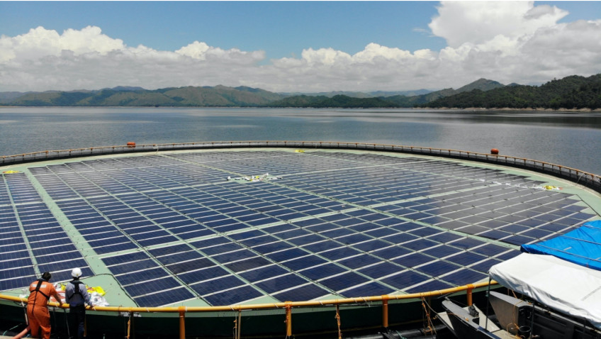 En flytande solcellsanläggning av Ocean Sun i Filippinerna