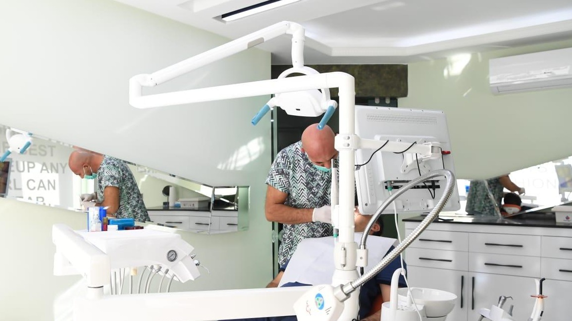 Dr. Mevlüt Sanli Hoyraz - Primula Dental Antalya