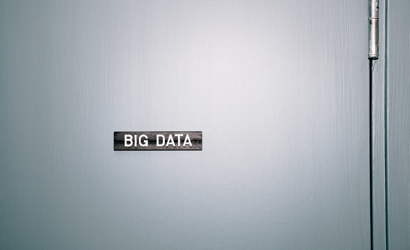 Picture of scooter in front of building.