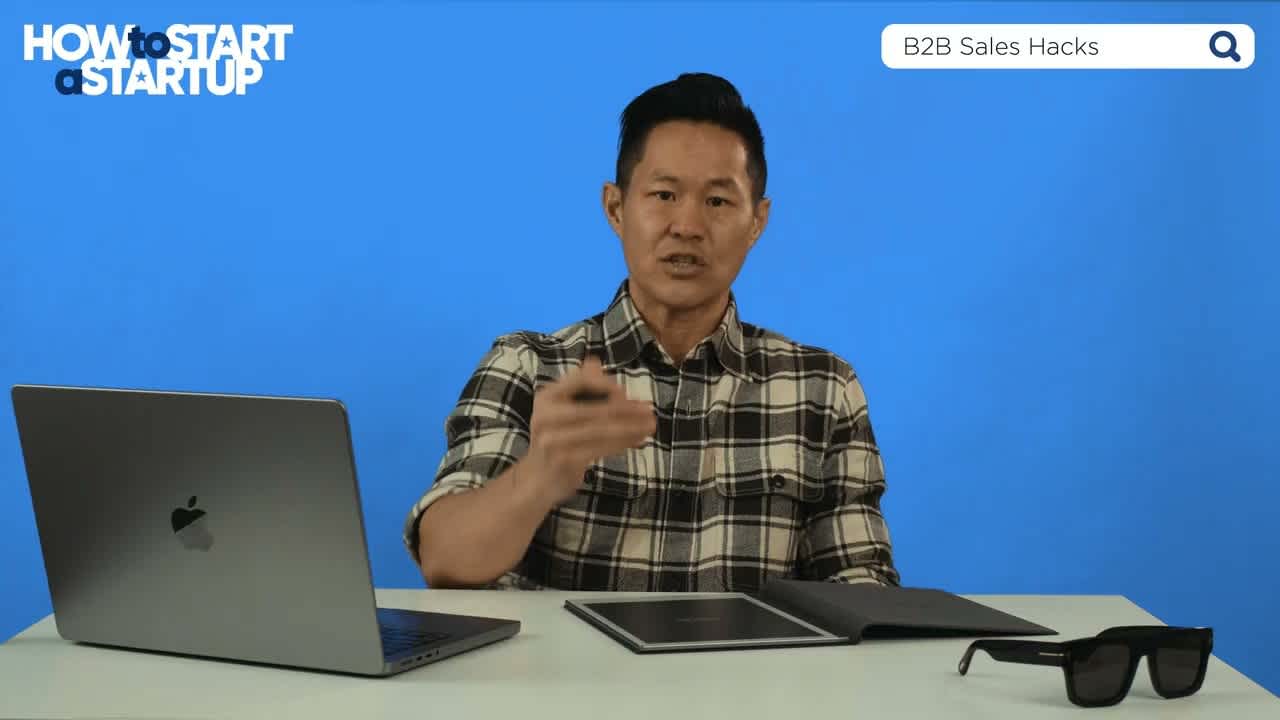 S1E3: #GrowthHacks - Why B2B Saas companies need to think like a consumer brand!