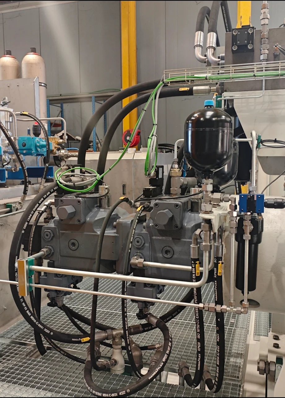 Custom 250cc closed circuit pump