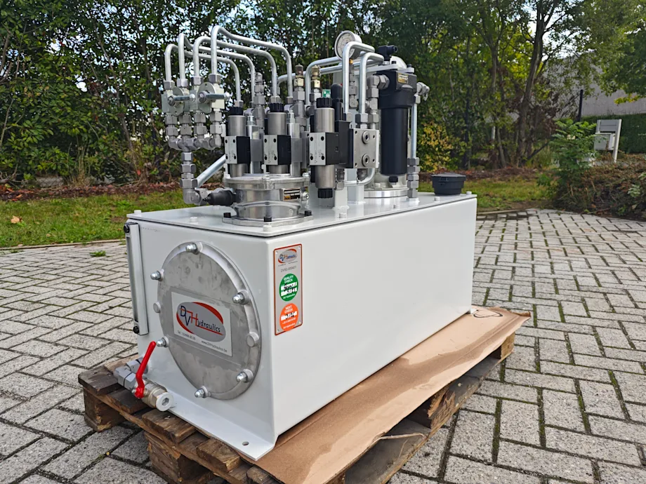 Hydraulische installatie op maat voor staalindustrie