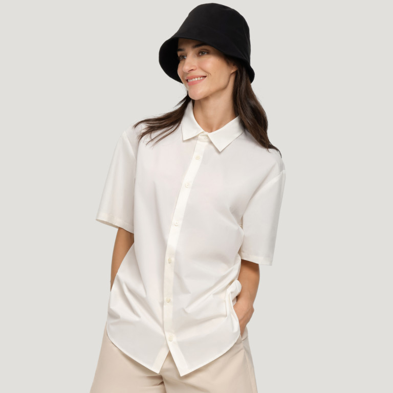 Women’s Short-Sleeve Button-Up Shirt