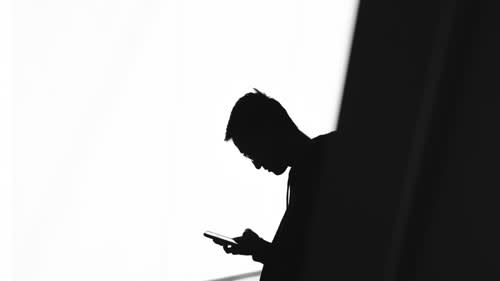 How to wipe data from iPhone and Android before selling your phone