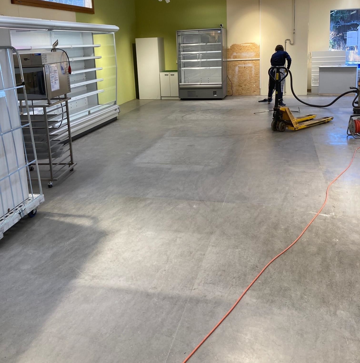 Umbau- und Einrichungsarbeiten 04