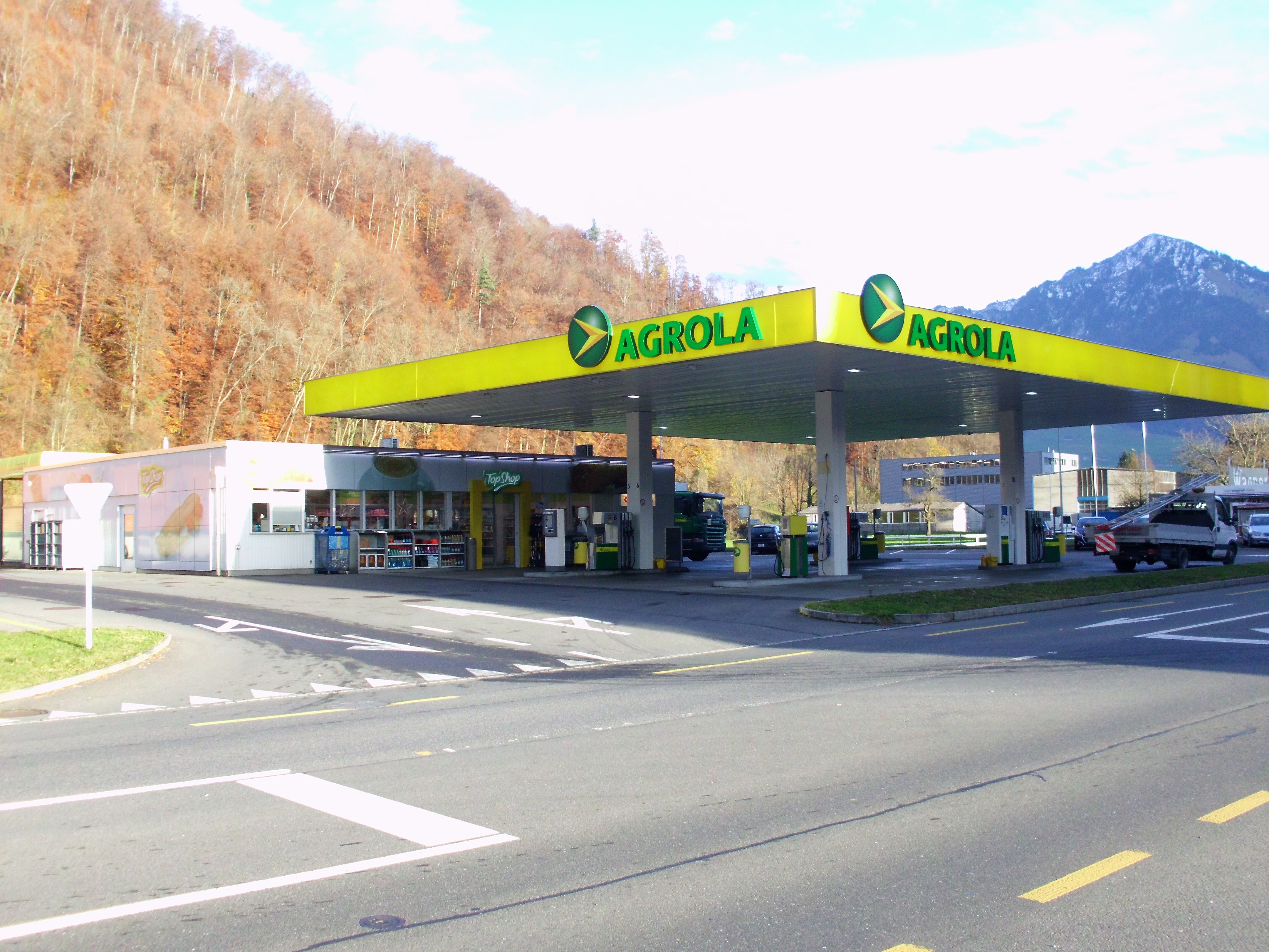 Landi Unterwalden AGROLA Tankstelle Stans