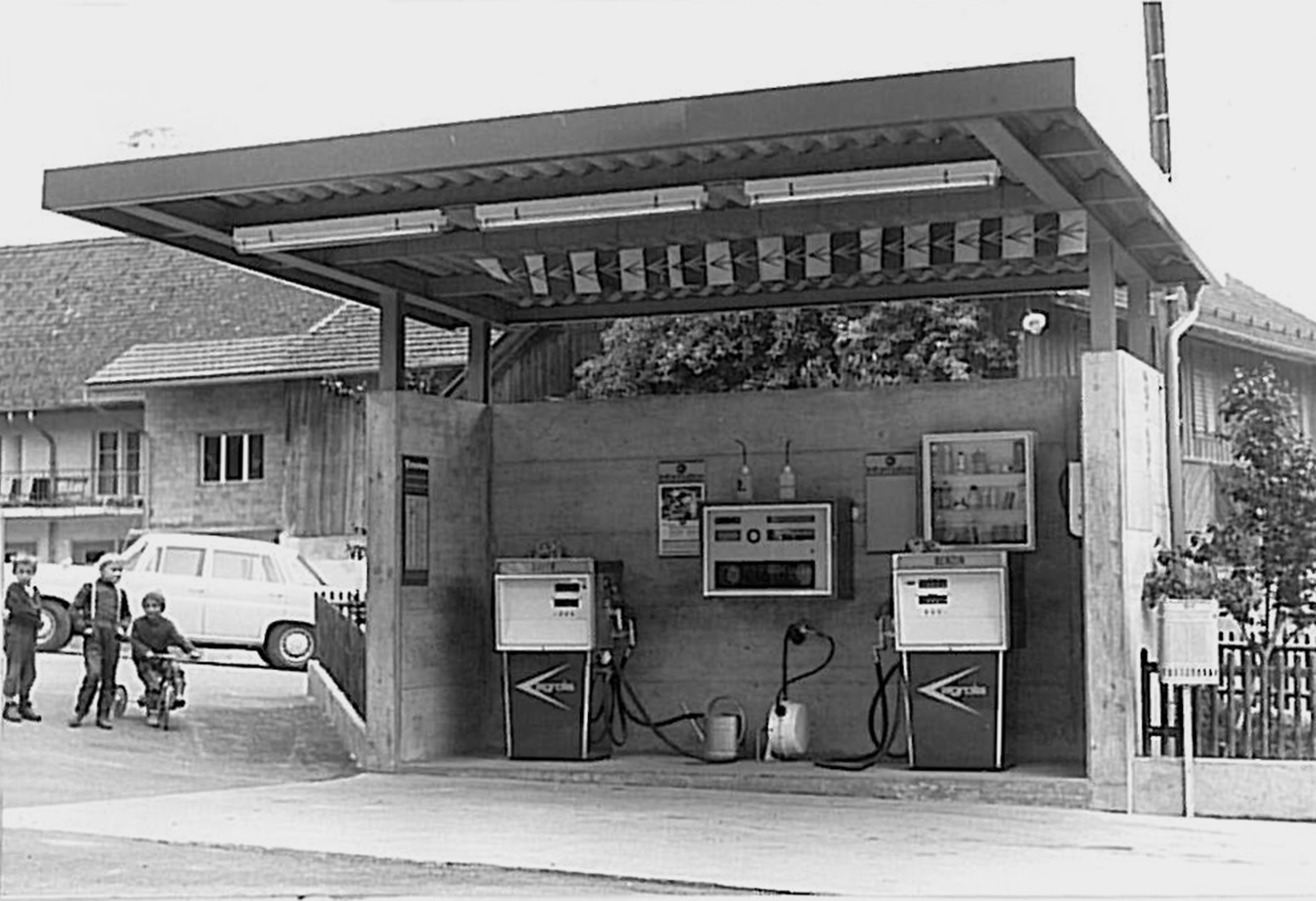 eine der ersten Tankstellen, AGROLA