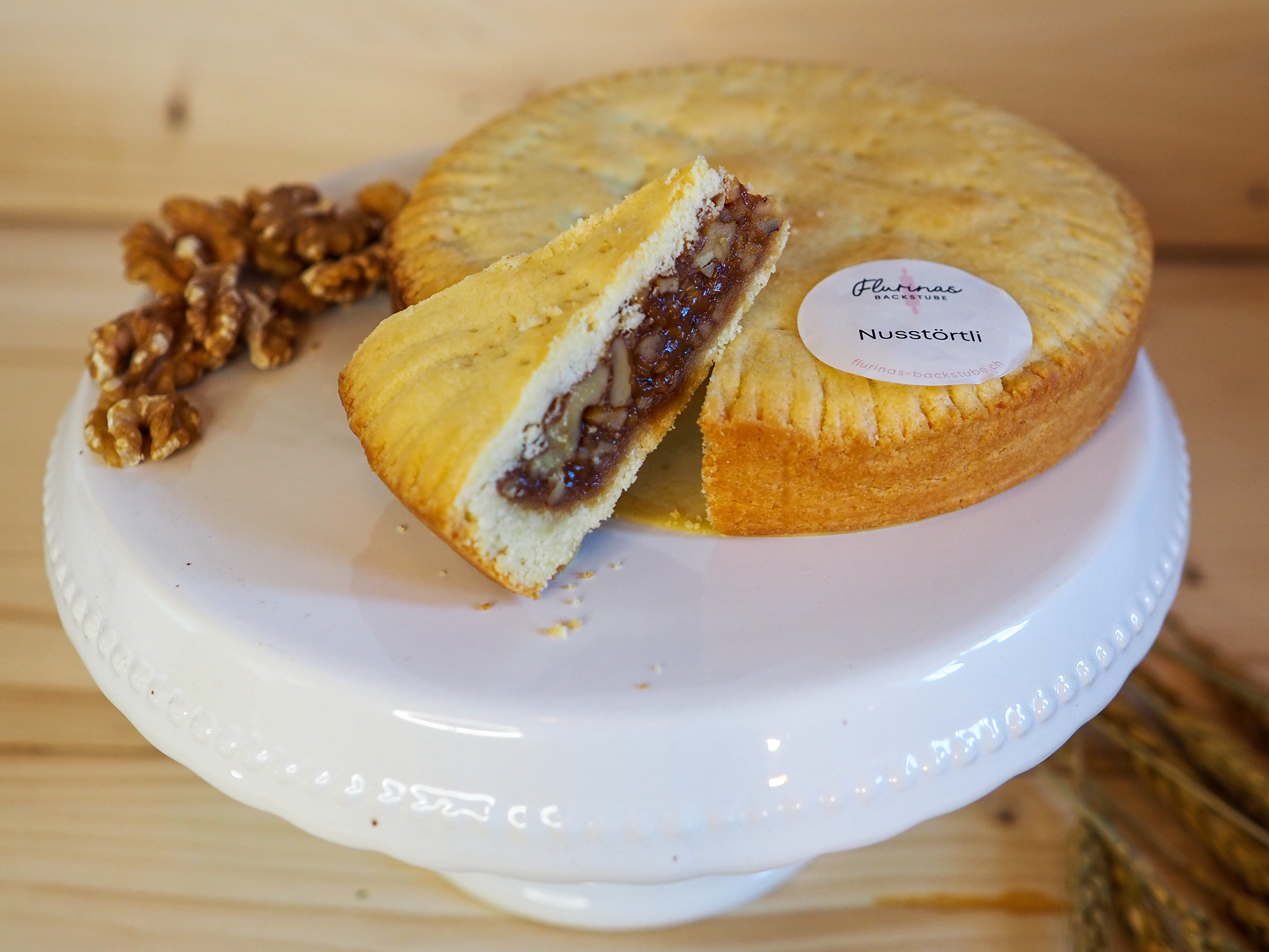 Nusstorte gross Flurinas Backstube
