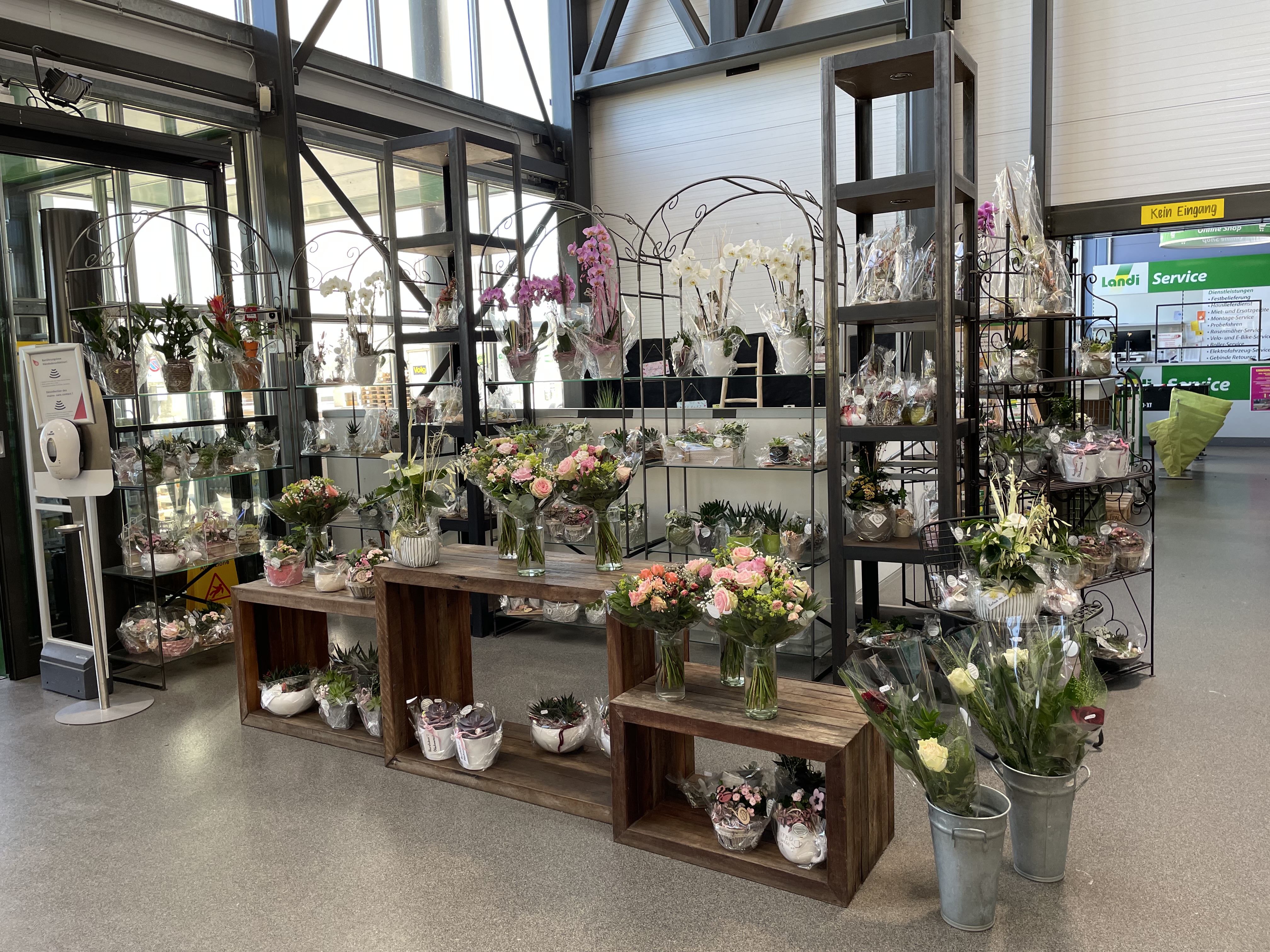  Shop & Bistro_Blumenecke