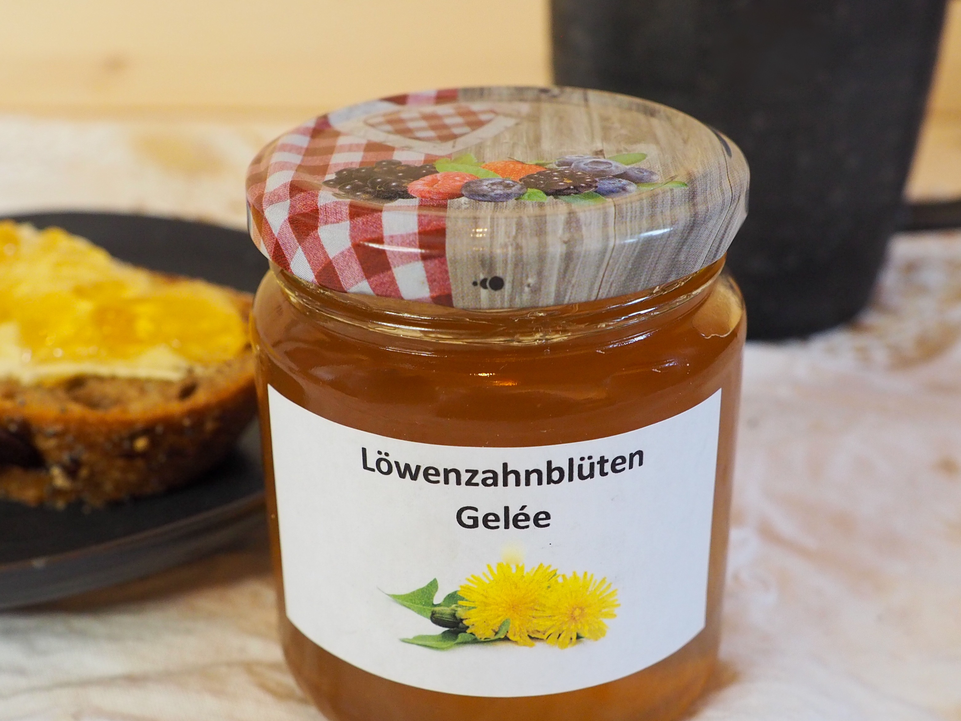 Christina Winzeler Löwenzahnblüten Gelee.JPEG