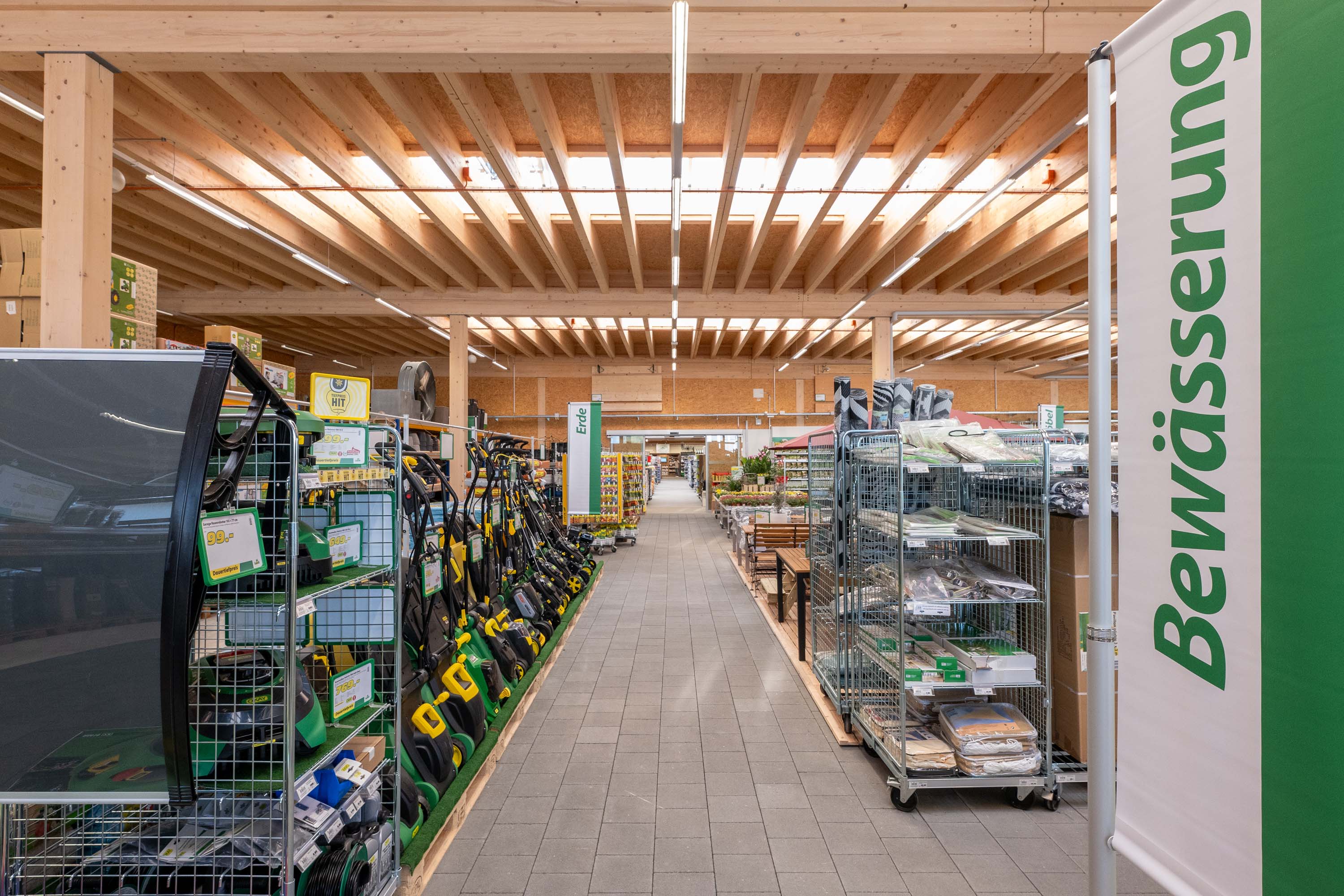 Rasenmäher und Bewässerung