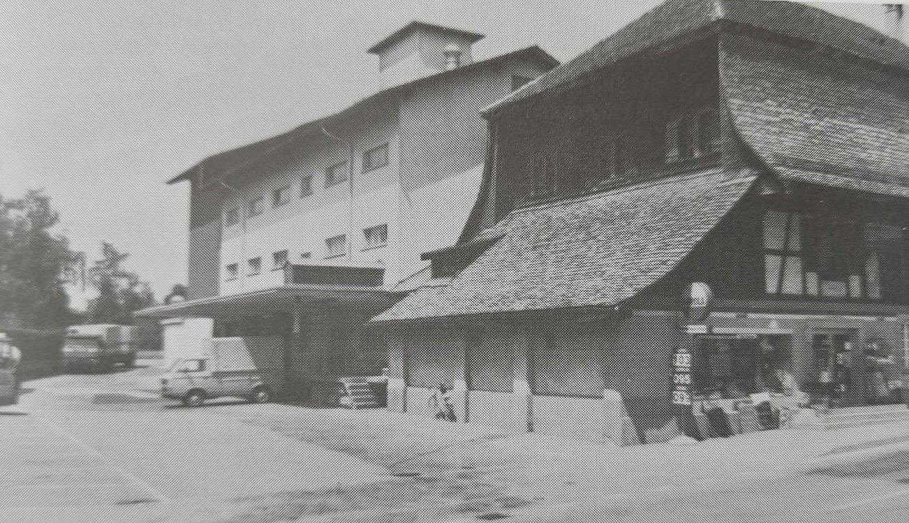Gebäude im Dorfzentrum Jegenstorf