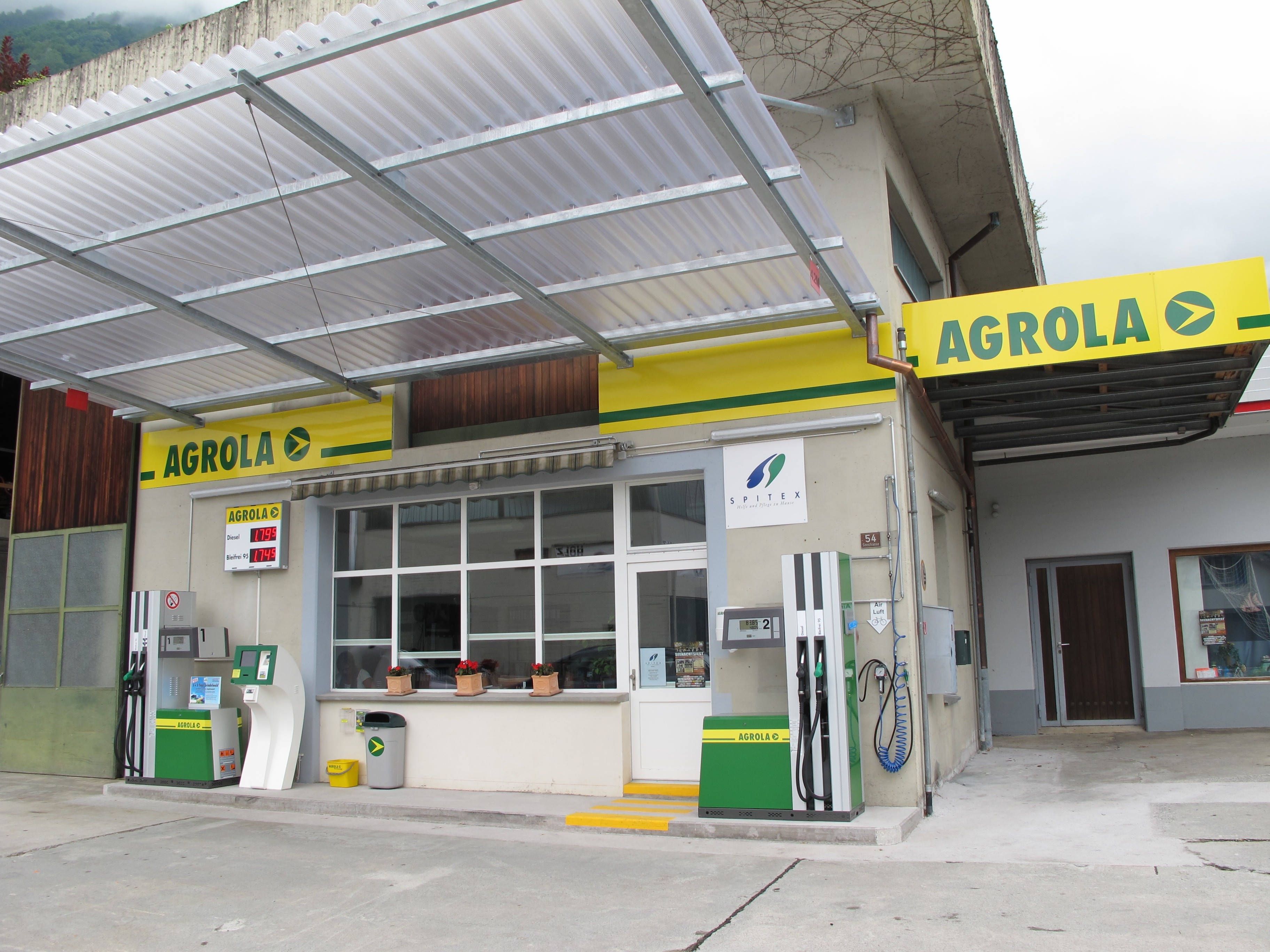 Tankstelle Gersau.jpg