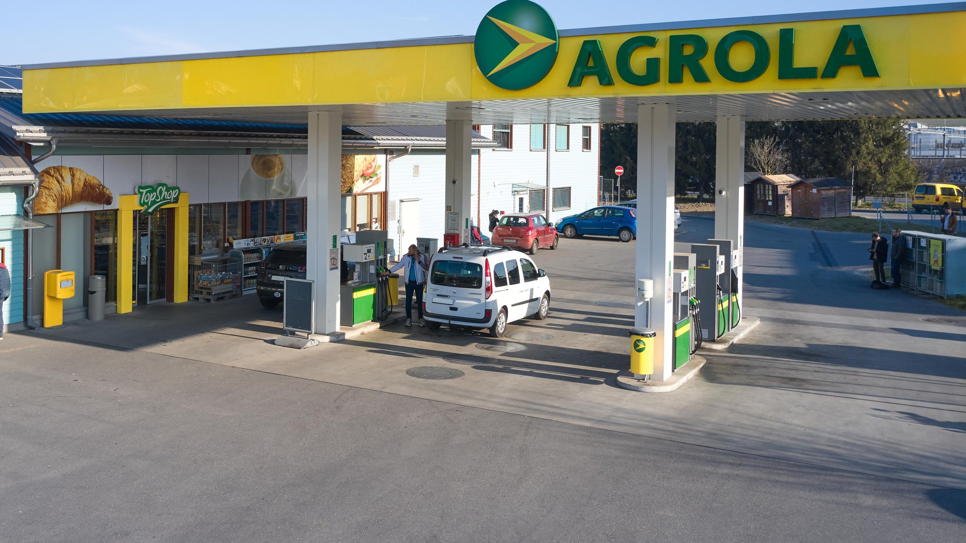 Photo Station AGROLA Lonay