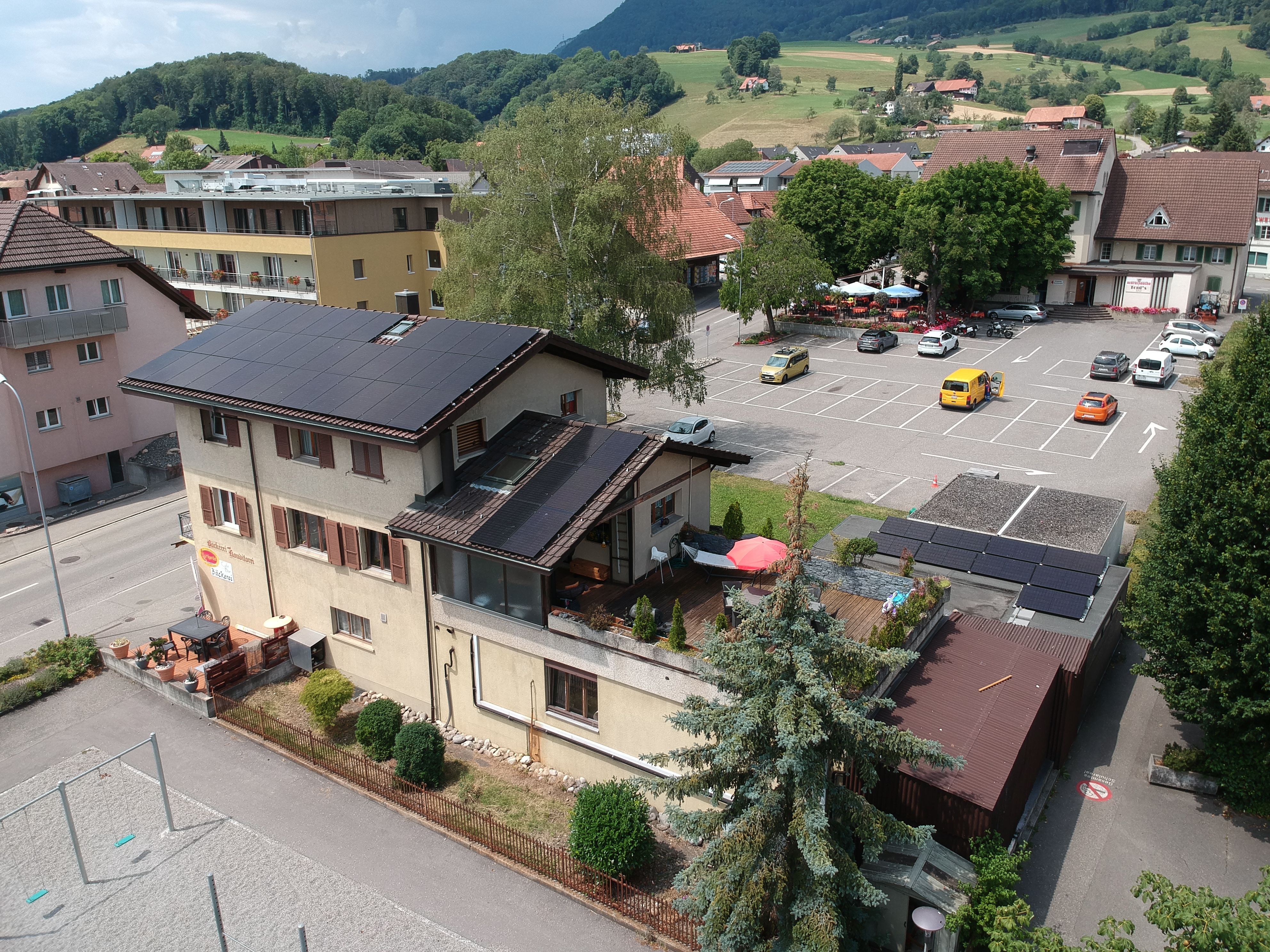 Gebäudelösungen für Mehrfamilienhäuser, Industrie- und Gewerbebauten