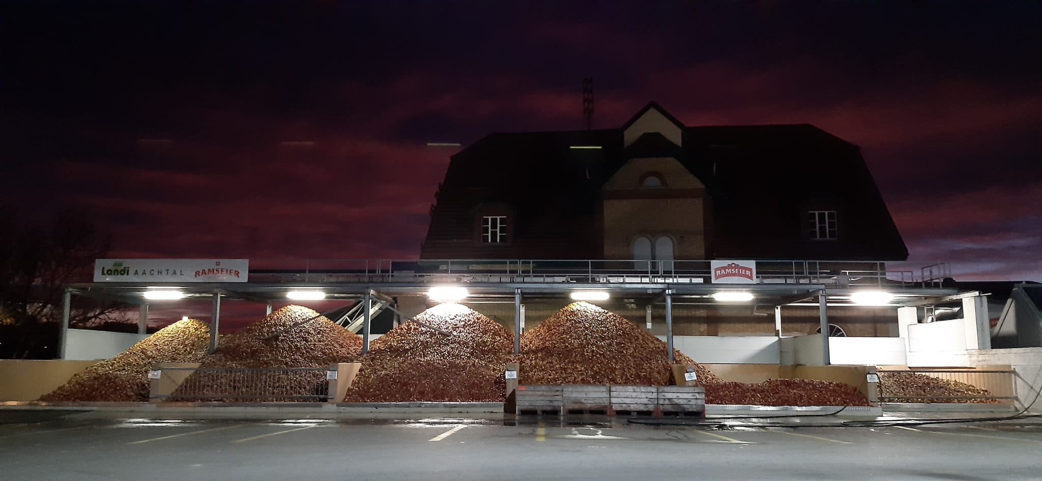 Nachtaufname Obstsilos