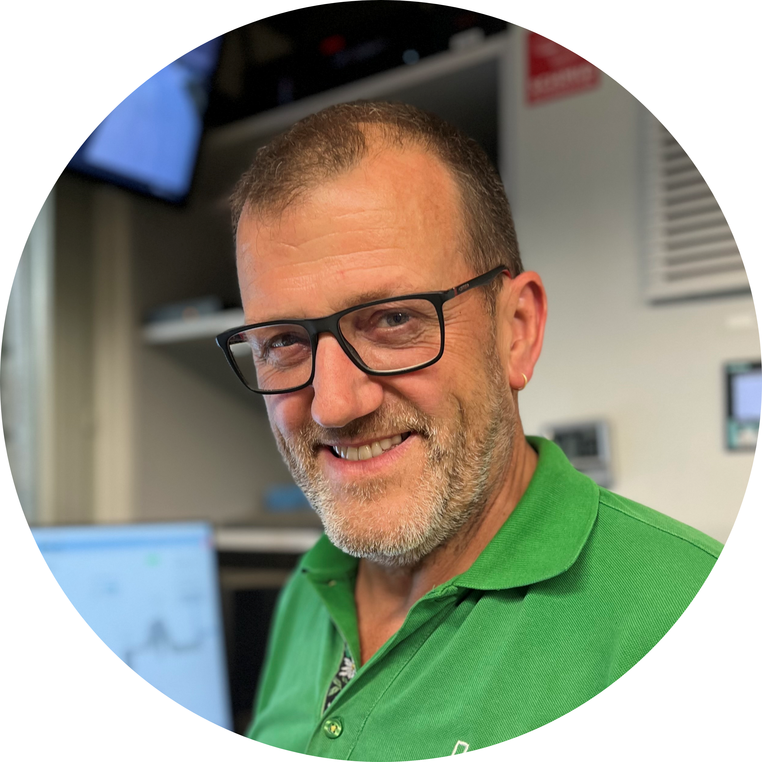 Raphael Schafer seite.png