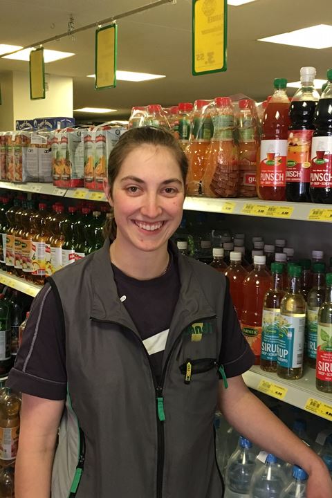 sabrina Mäder_MitarbeiterGalerie.JPG