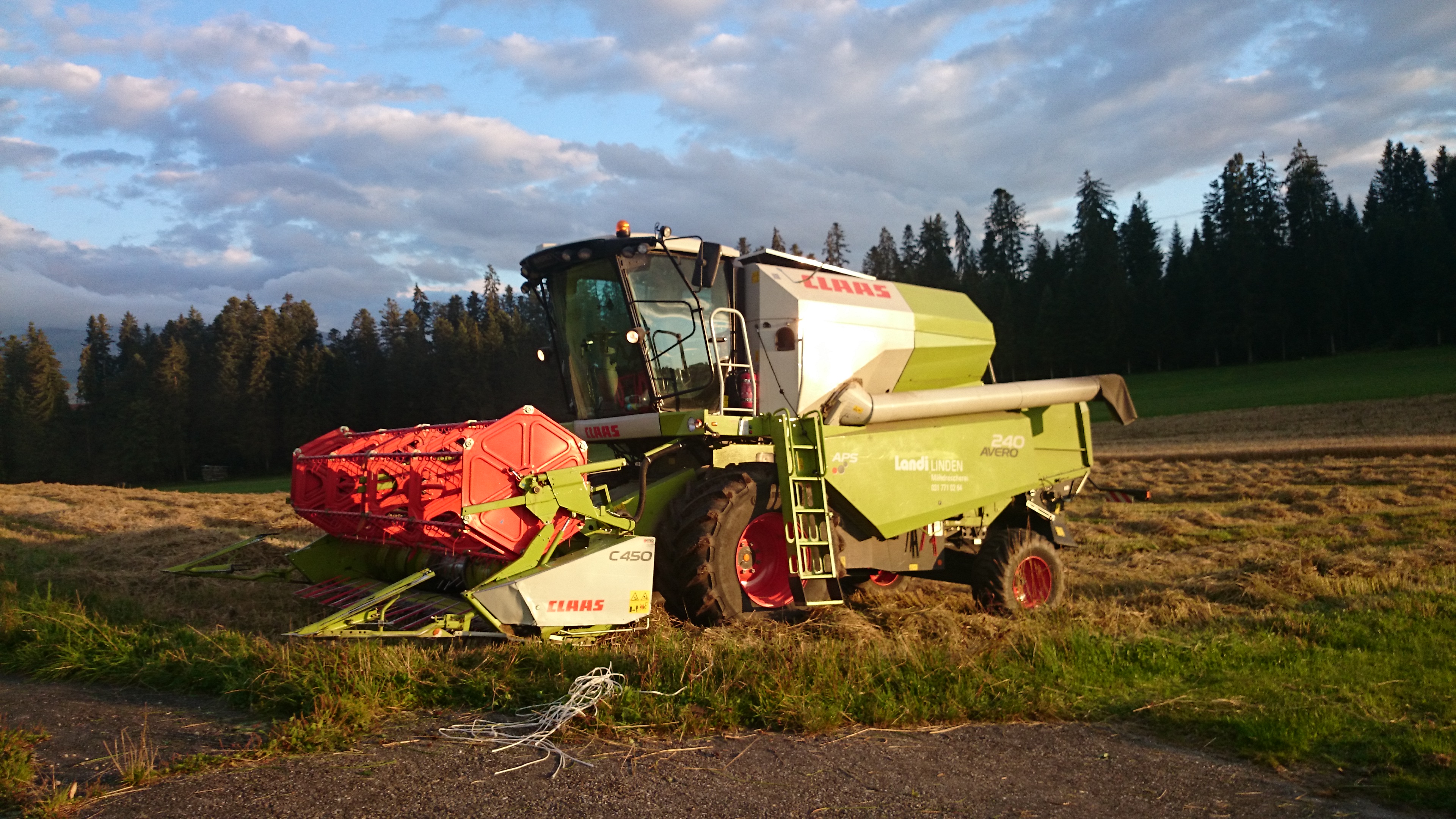 Landi Thun Landwirtschaft Claas Avero
