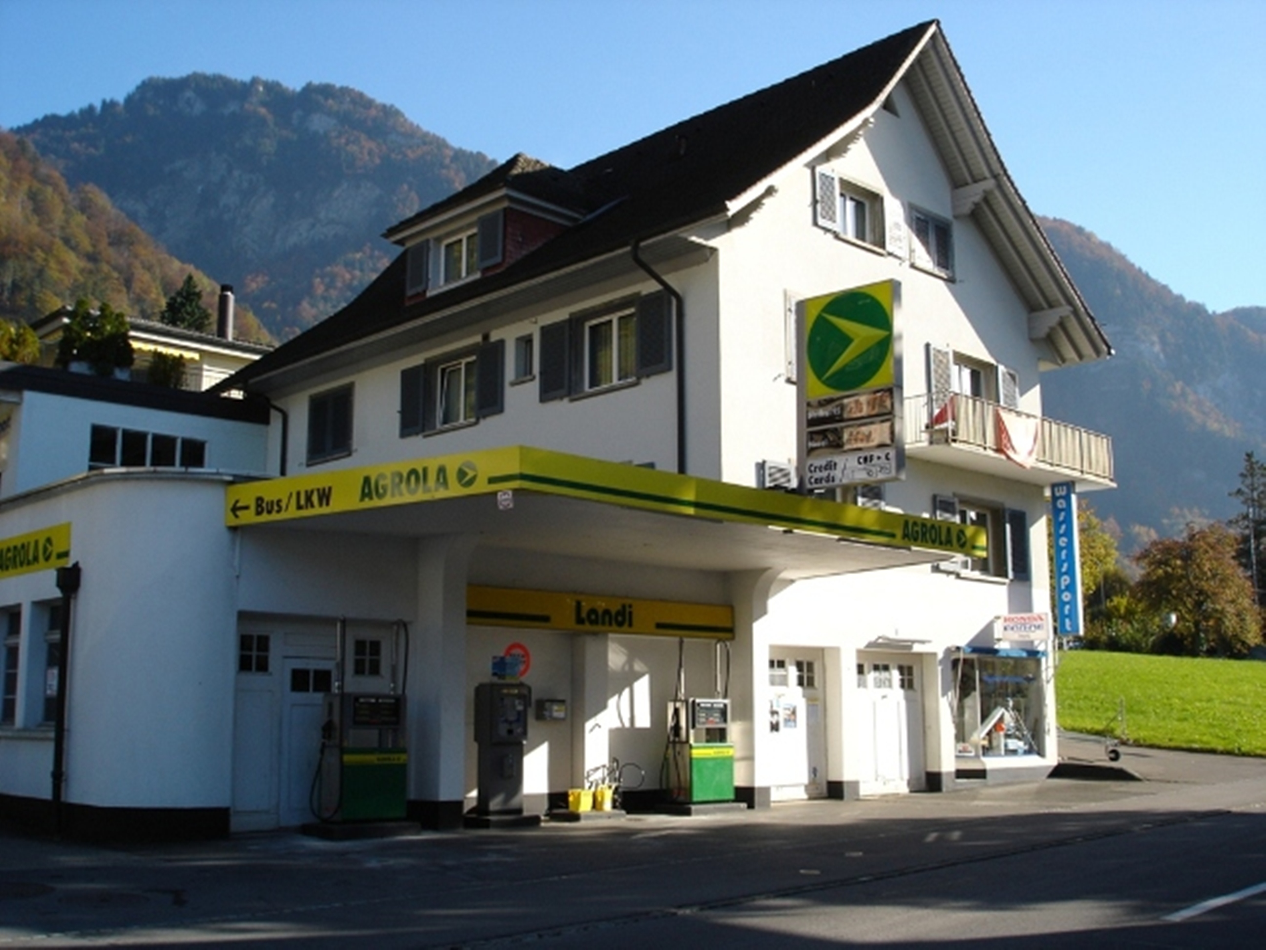 Tankstelle Vitznau.JPG