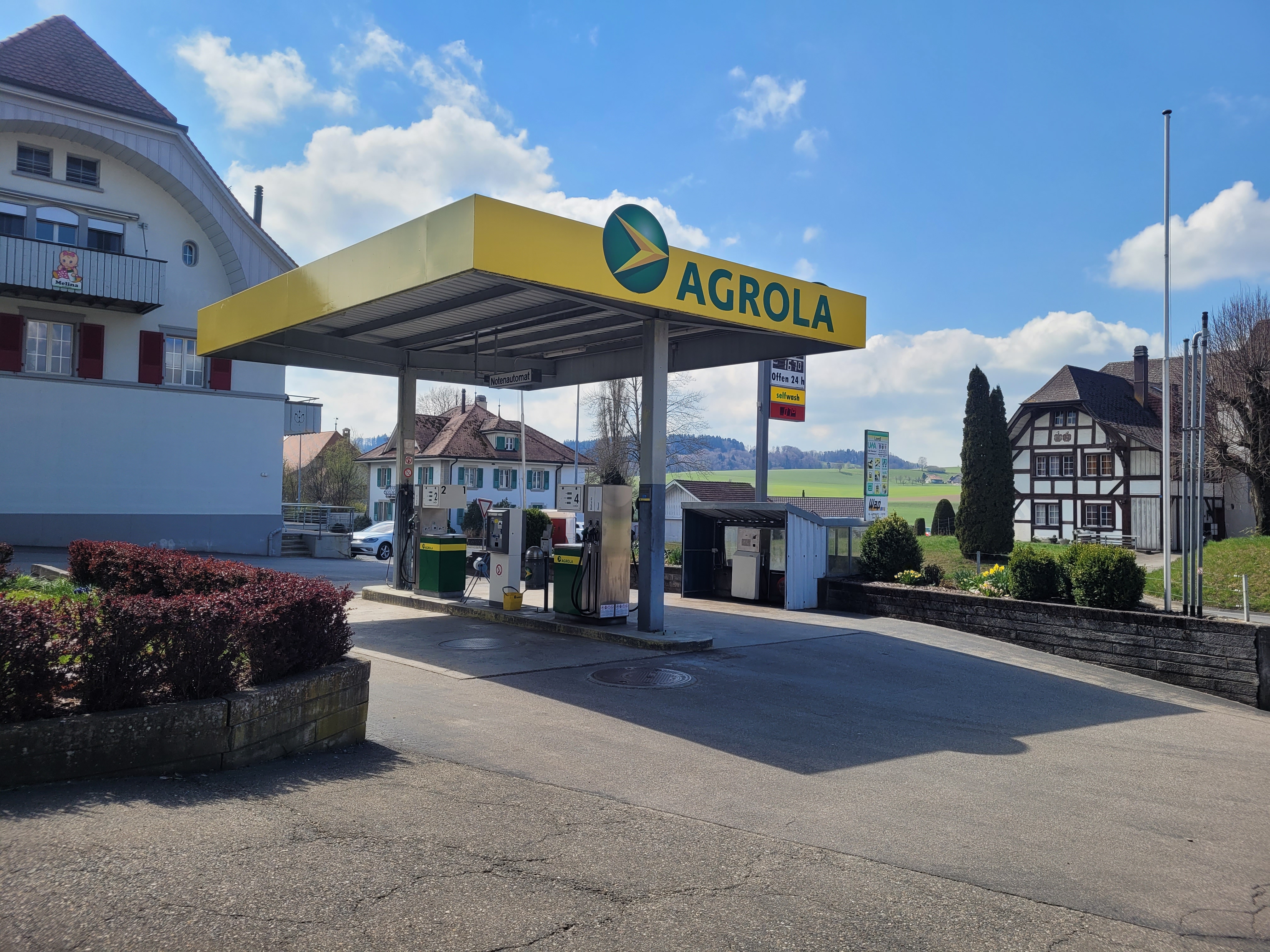 Agrola Tankstelle Ueberstorf